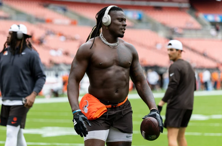 David Njoku Cleveland Browns tight end — stats, injury update, trade rumors and fantasy outlook